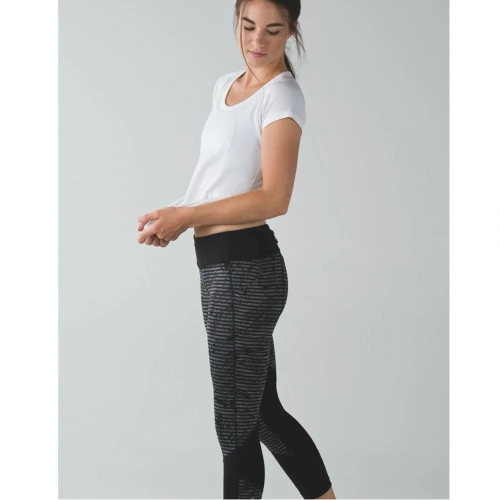 Lululemon Pace Rival Crop *Full-OnLuxtreme Stripe Play Slate Black Size 4